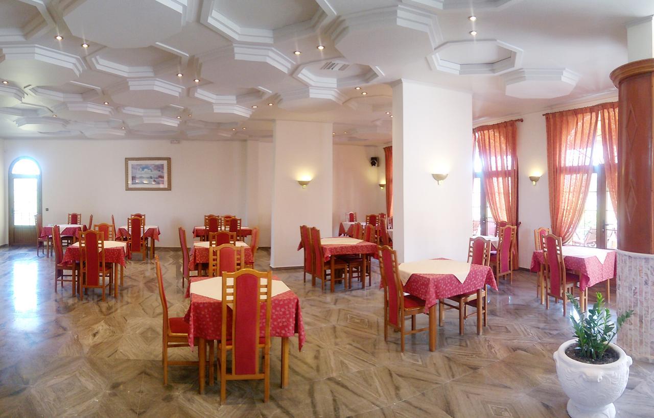 Regina Hotel Vasilatika  Exterior photo